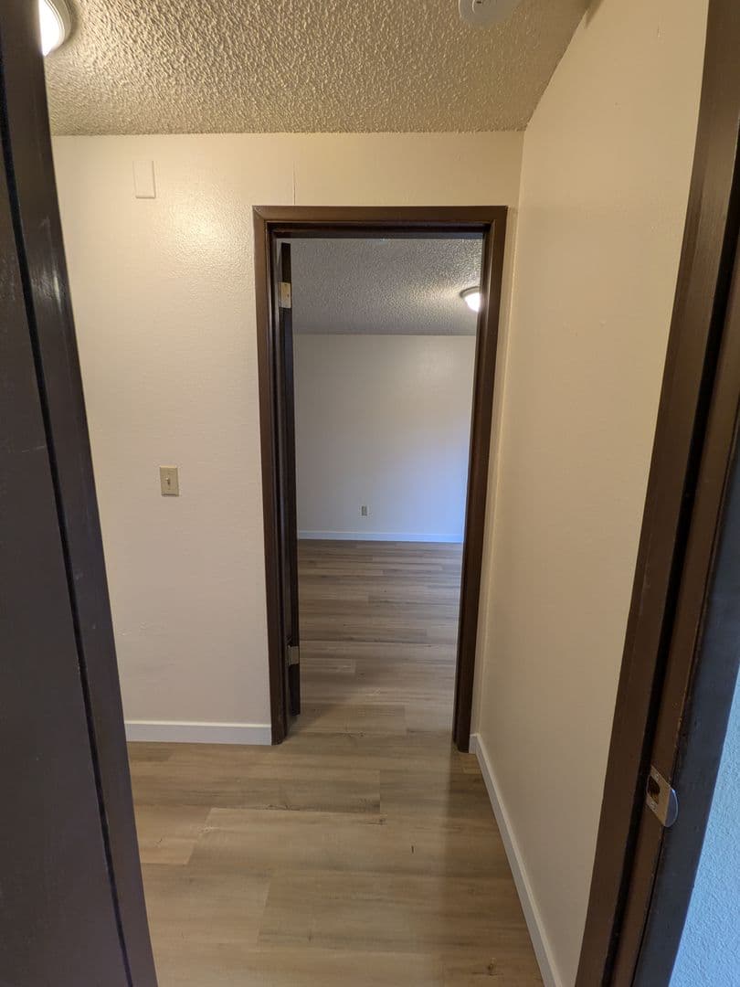 Portland Apartment: 4039 SE Holgate Blvd