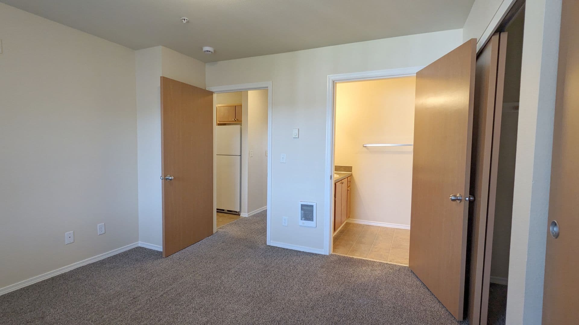 Salem Apartment: 4420-4455 Seaton Lane NE