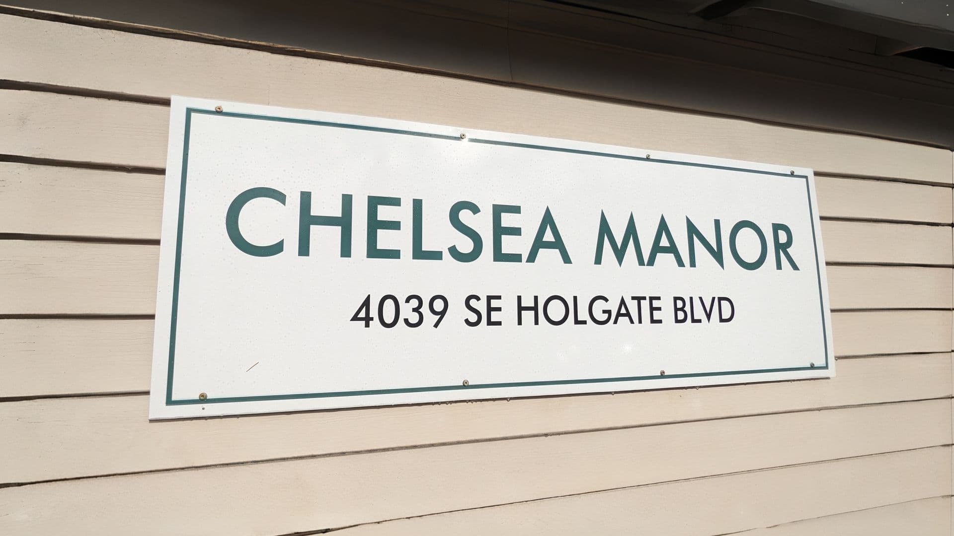 Portland Apartment: 4039 SE Holgate Blvd