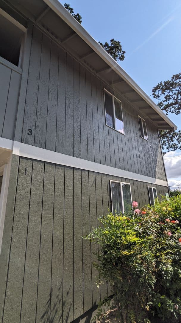 McMinnville Apartment: 855 SE Ford St