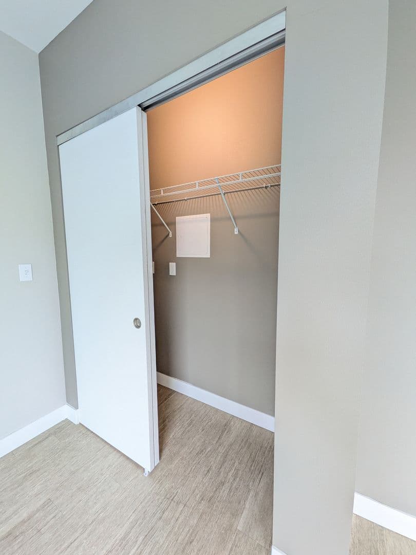 Portland Apartment: 2880 SE Division St