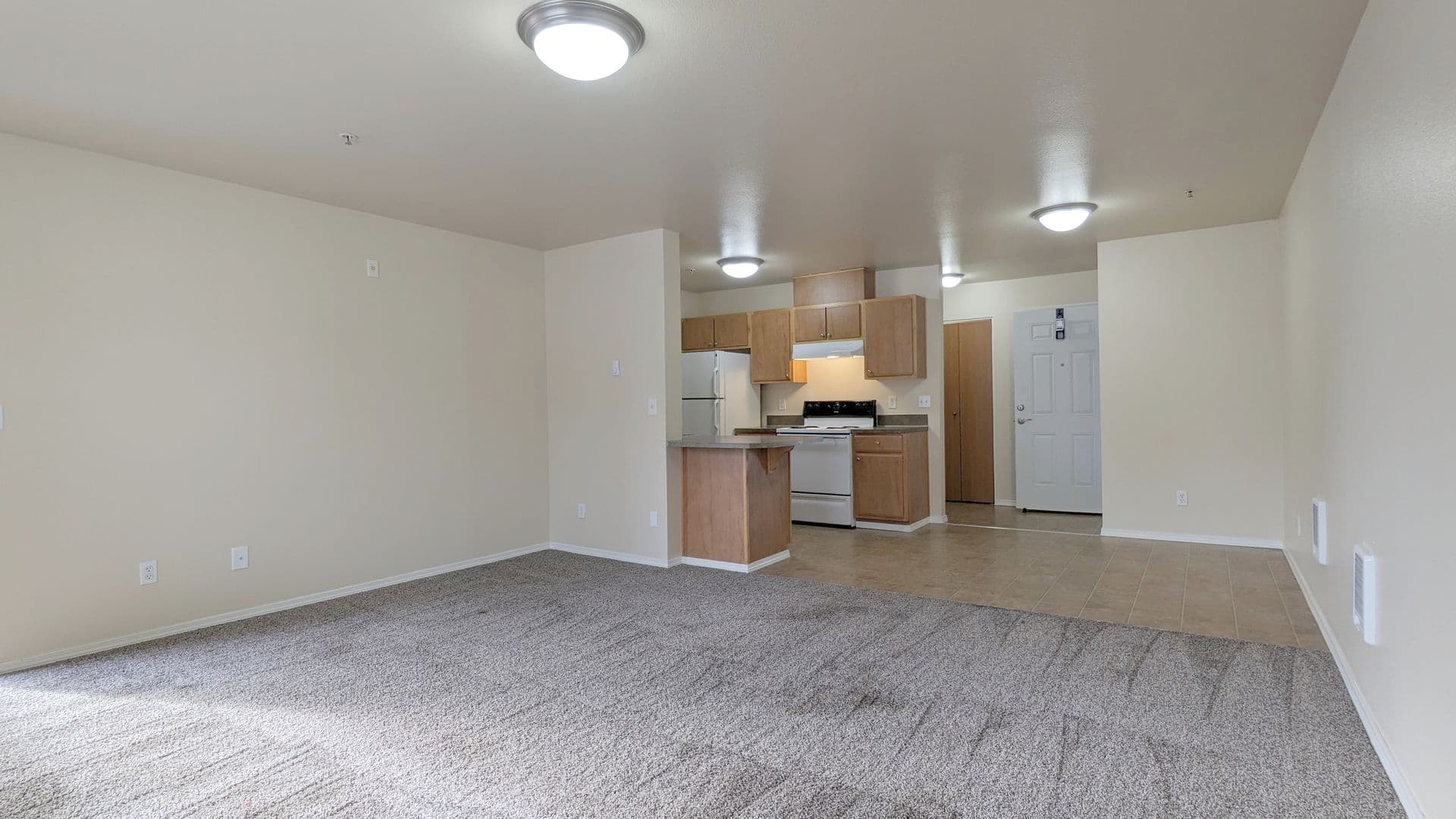 Salem Apartment: 4420-4455 Seaton Lane NE