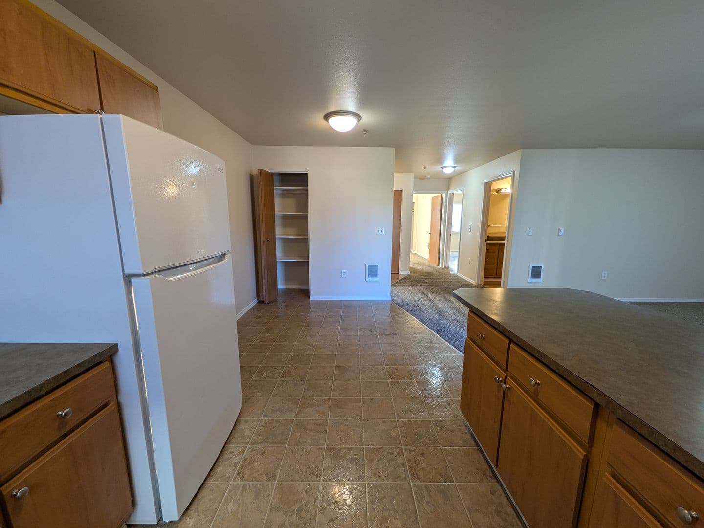 Salem Apartment: 4420-4455 Seaton Lane NE