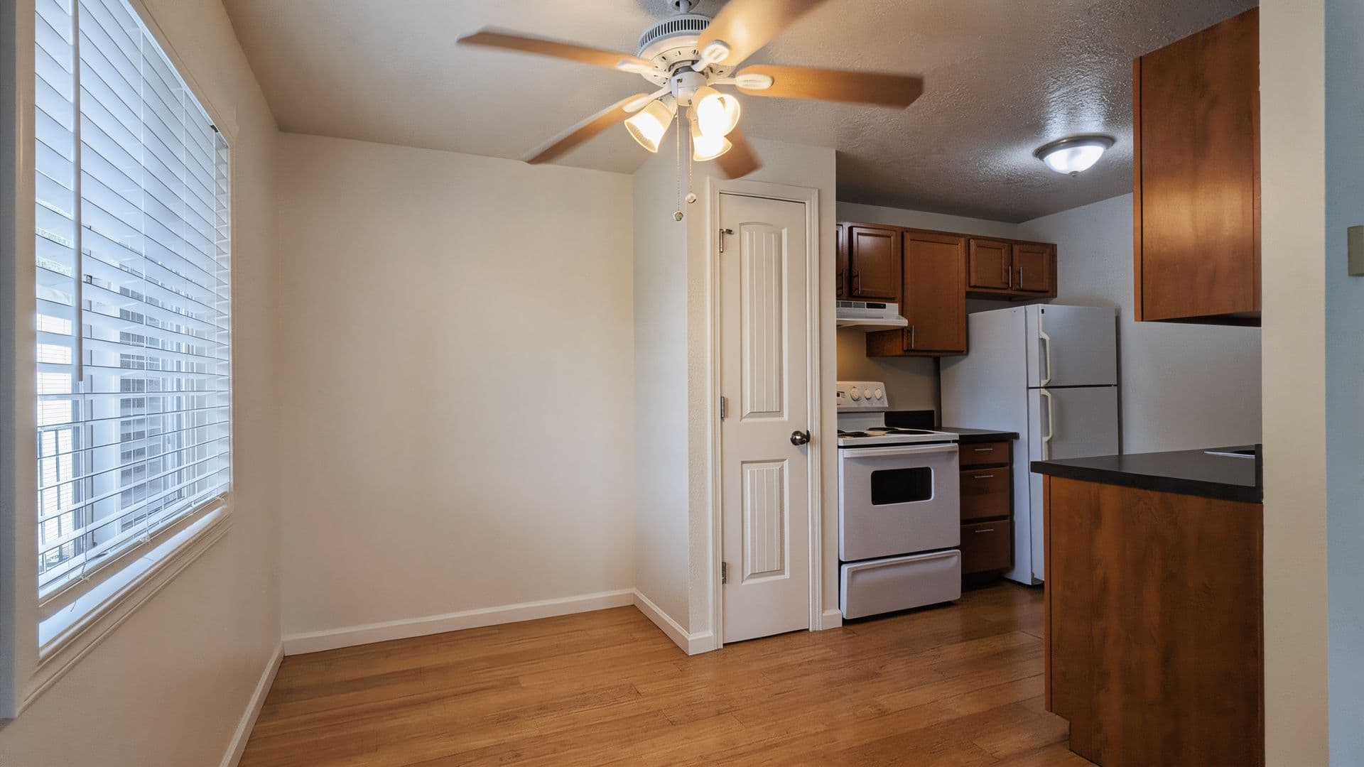 Portland Apartment: 4102-4128 SE Cesar Chavez Blvd