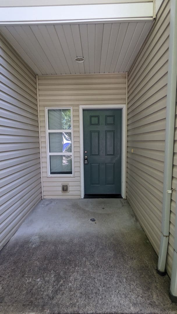 Portland Townhome: 16906 NE Halsey Street