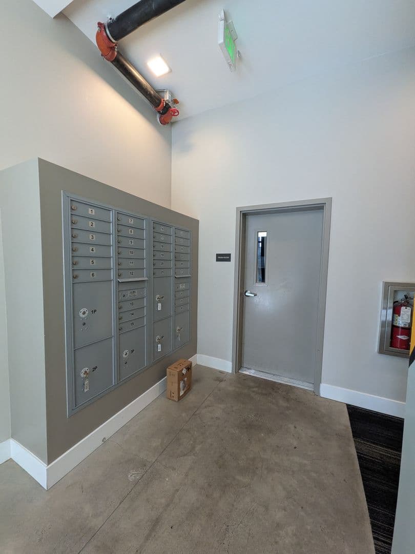 Portland Apartment: 3755 & 3763 N Williams Ave