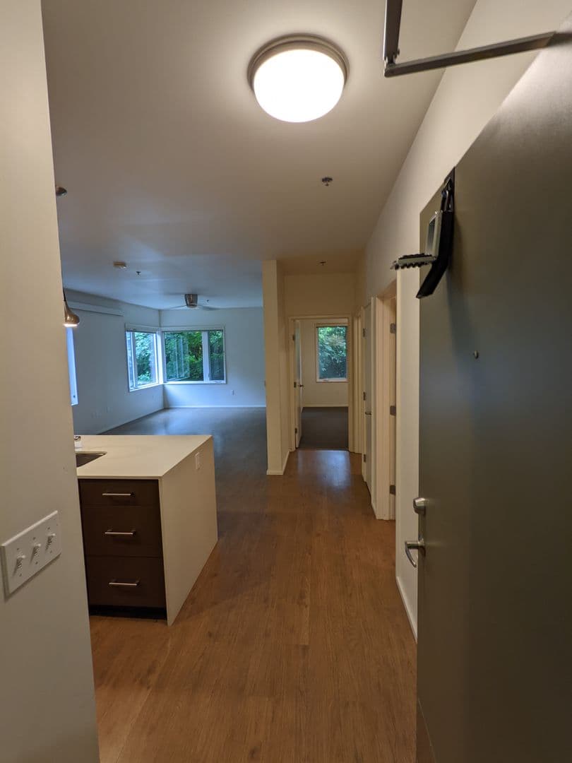 Portland Apartment: 3939 S Viewpoint Terrace