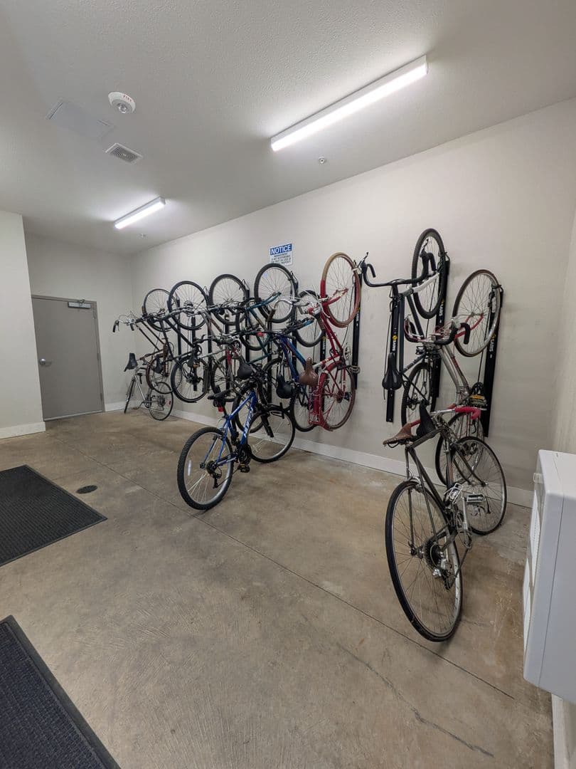 Portland Apartment: 2880 SE Division St