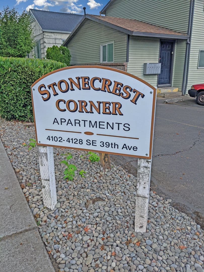 Portland Apartment: 4102-4128 SE Cesar Chavez Blvd