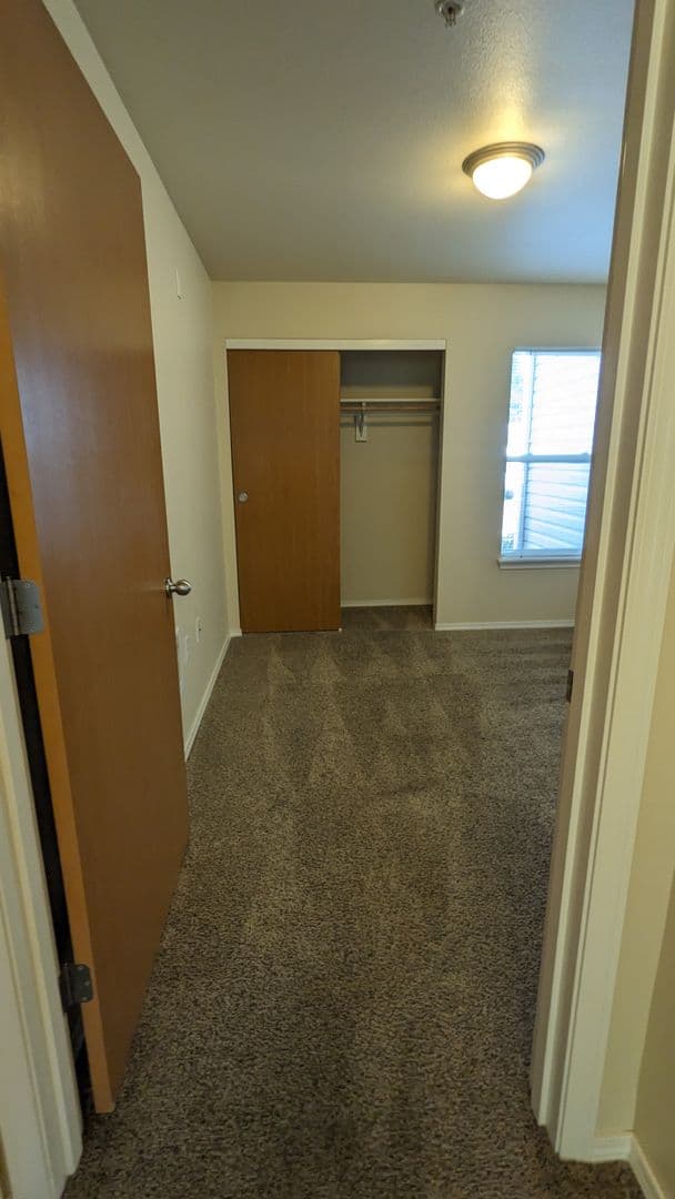 Salem Apartment: 4420-4455 Seaton Lane NE