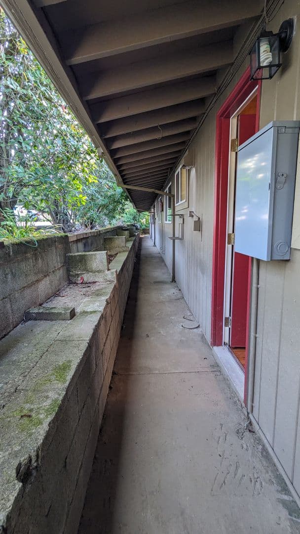 Portland Apartment: 3515 SW 87th Ave. and 3485 SW 87th Ave.