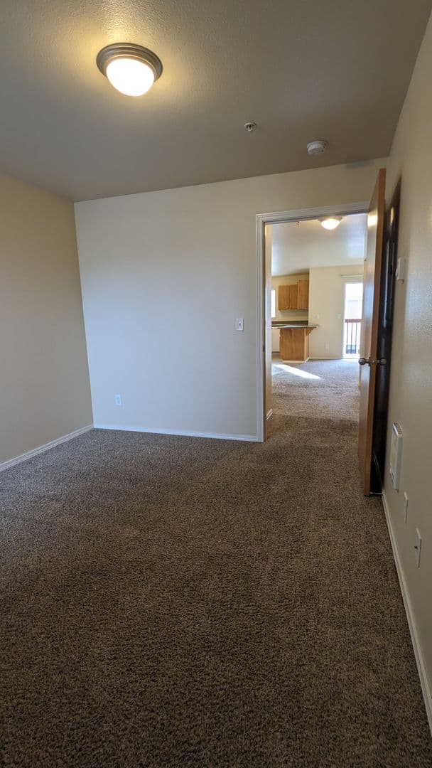 Salem Apartment: 4420-4455 Seaton Lane NE