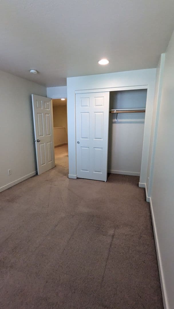 Portland Townhome: 16906 NE Halsey Street