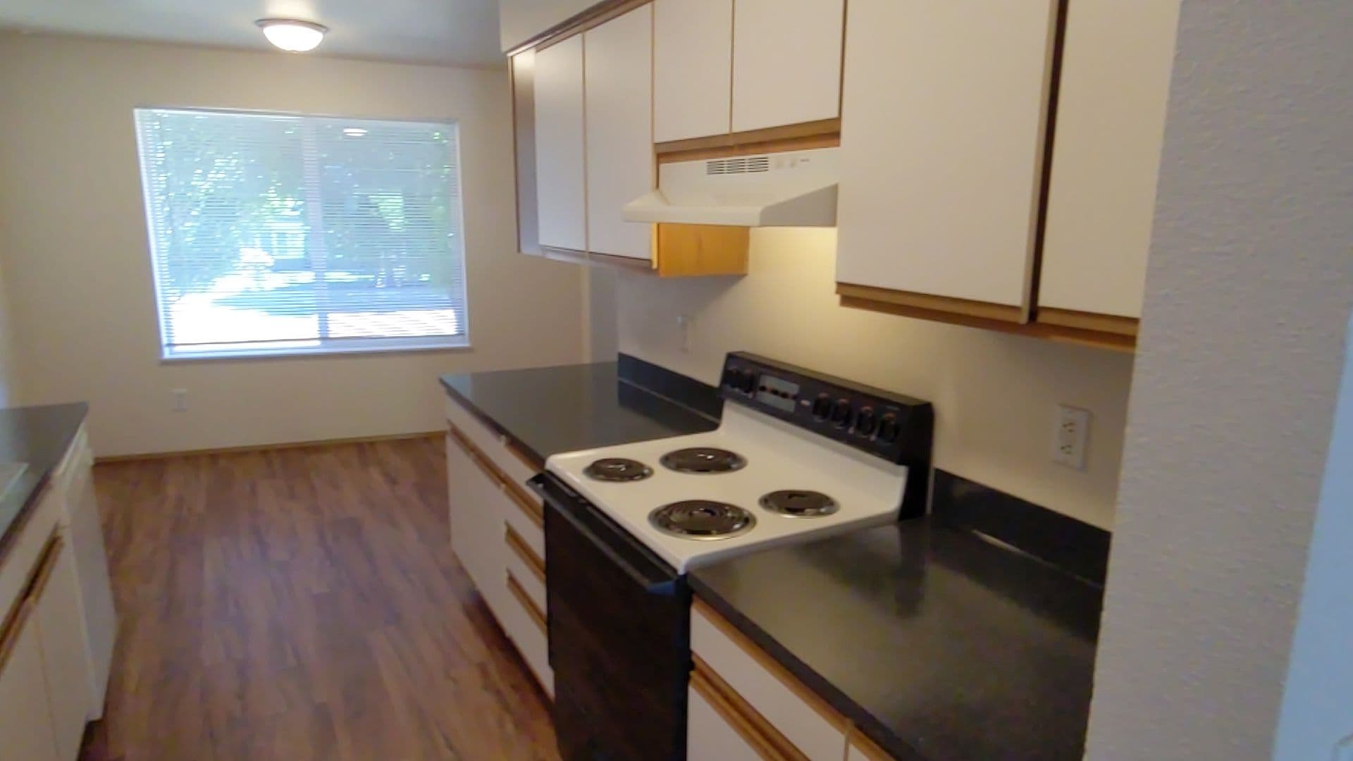 McMinnville Apartment: 1765 SW Tamarack St.