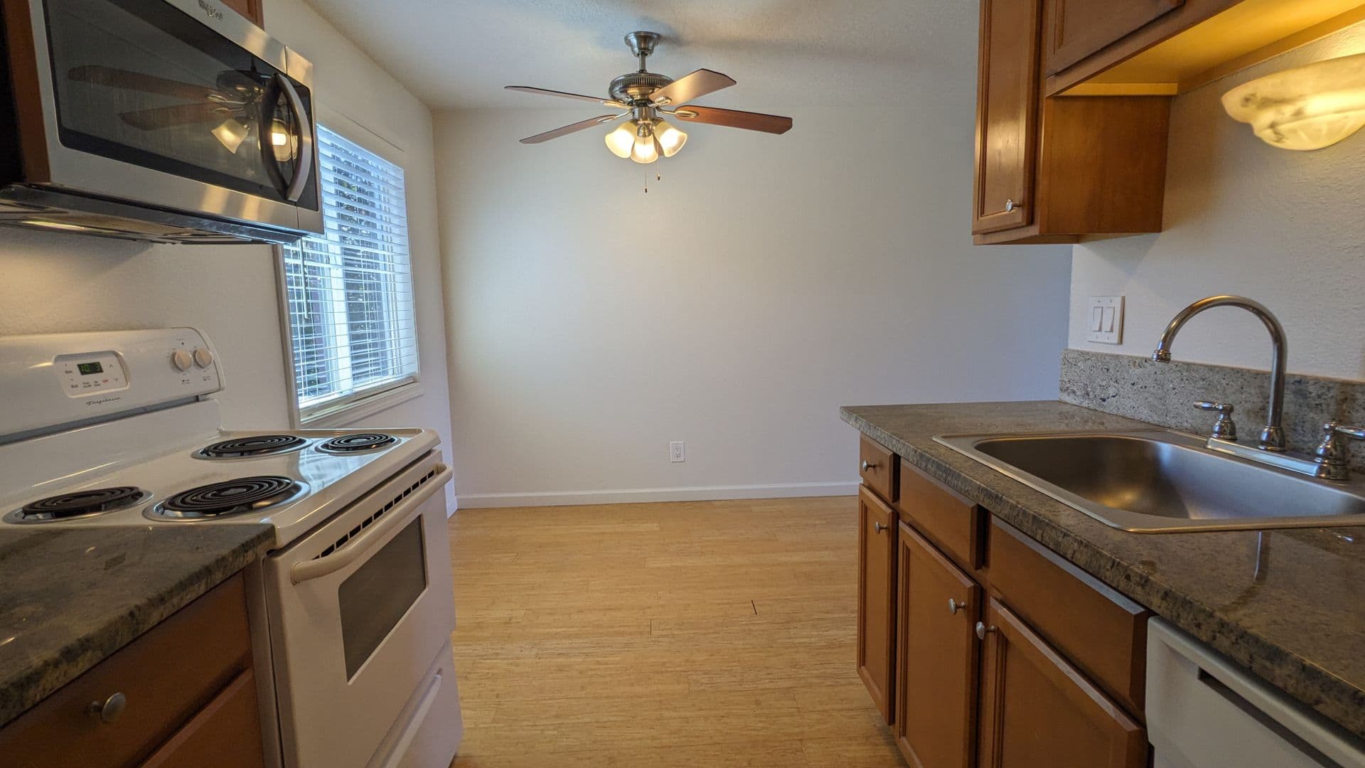 Portland Apartment: 4102-4128 SE Cesar Chavez Blvd
