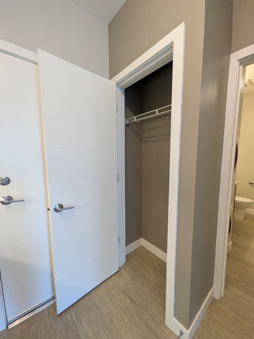 Portland Apartment: 2880 SE Division St