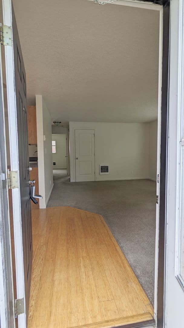 Portland Apartment: 4102-4128 SE Cesar Chavez Blvd