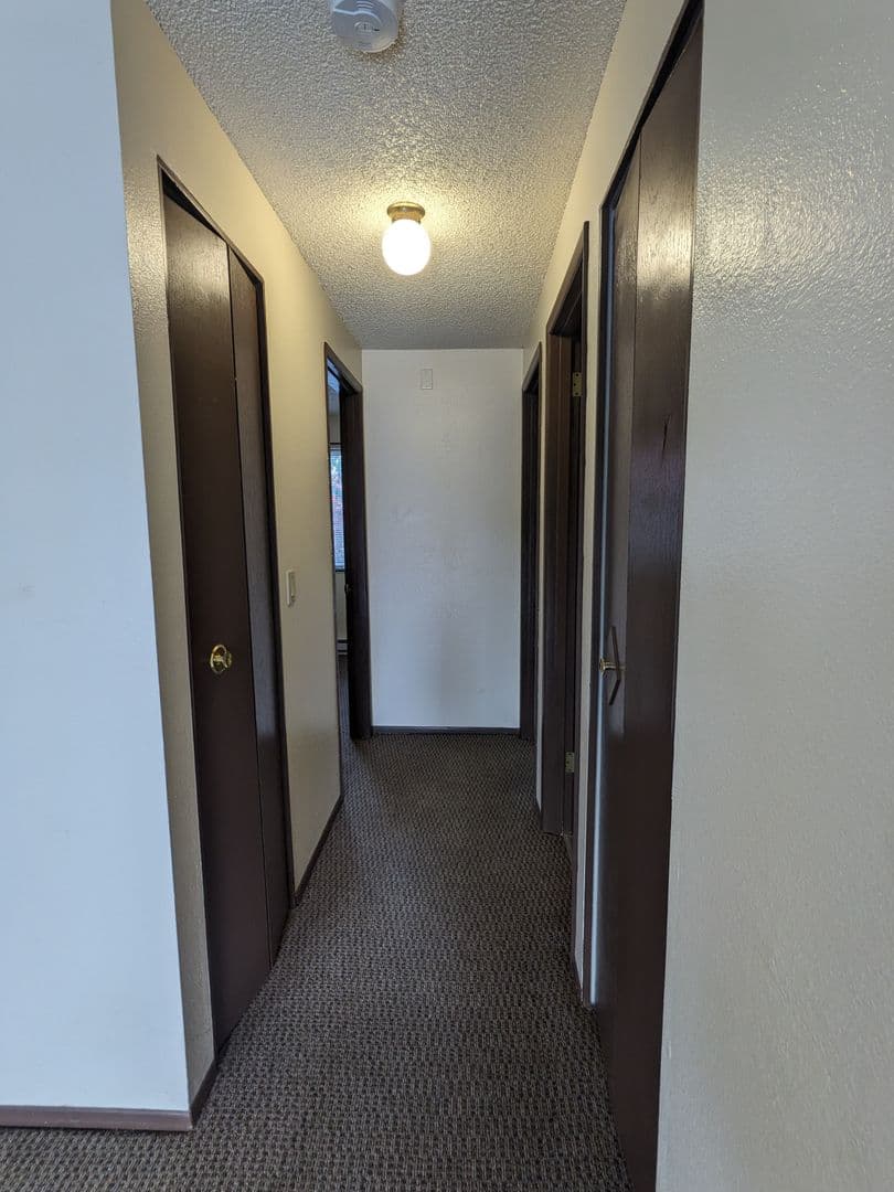 Portland Apartment: 4039 SE Holgate Blvd