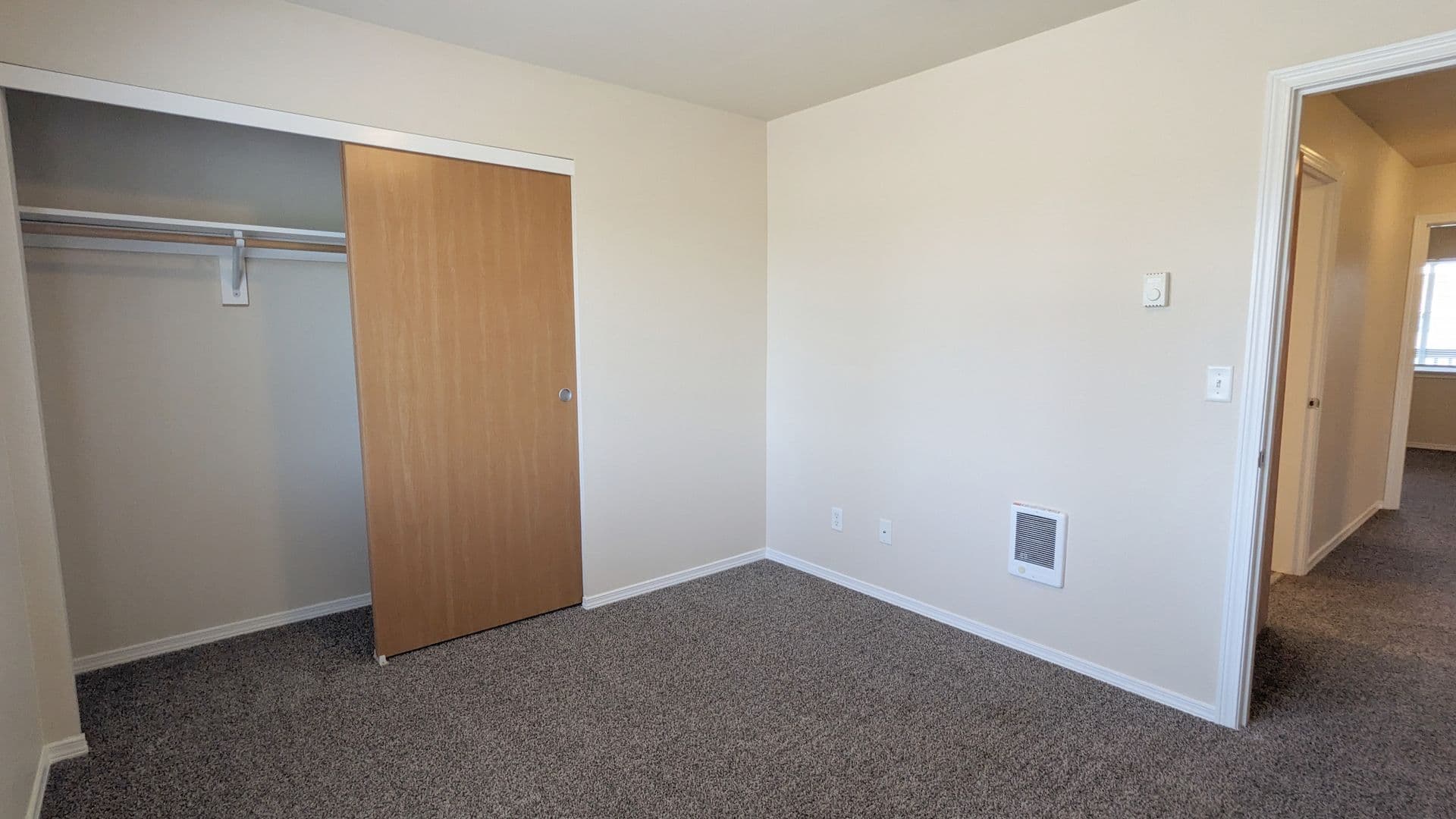 Salem Apartment: 4420-4455 Seaton Lane NE