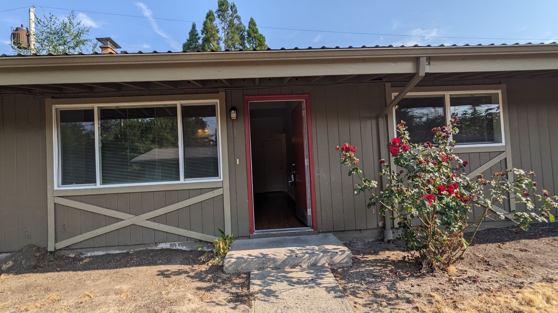 Portland Apartment: 3515 SW 87th Ave. and 3485 SW 87th Ave.