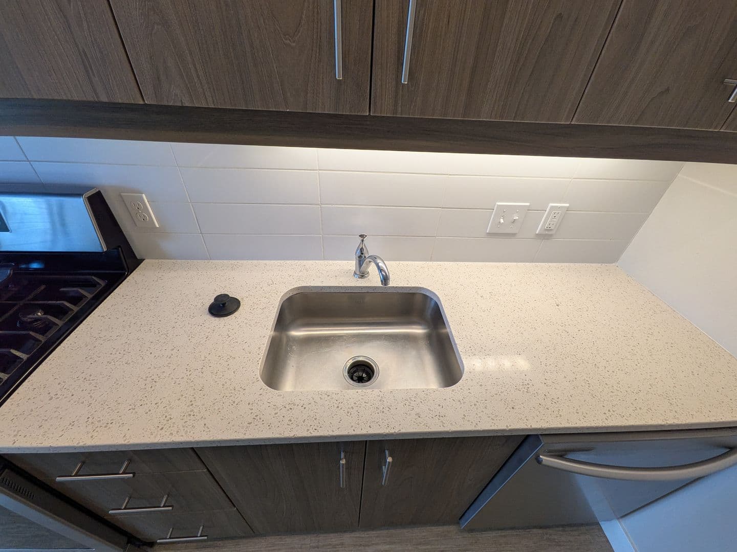 Portland Apartment: 2880 SE Division St