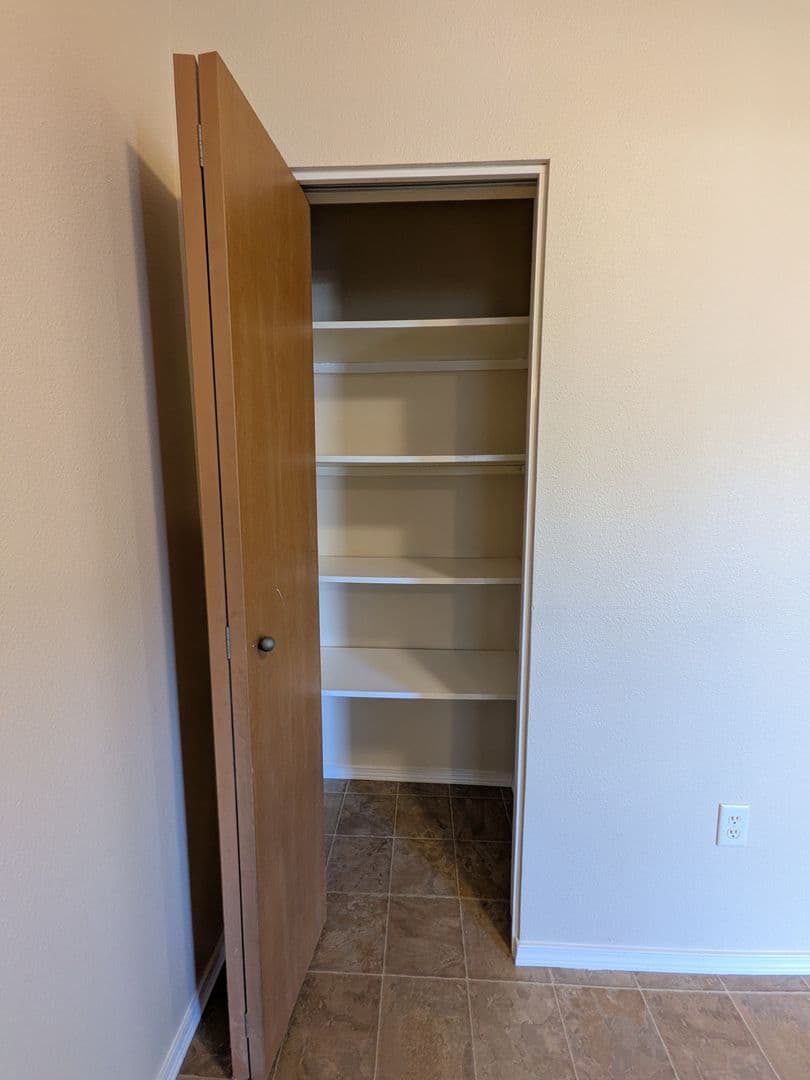 Salem Apartment: 4420-4455 Seaton Lane NE
