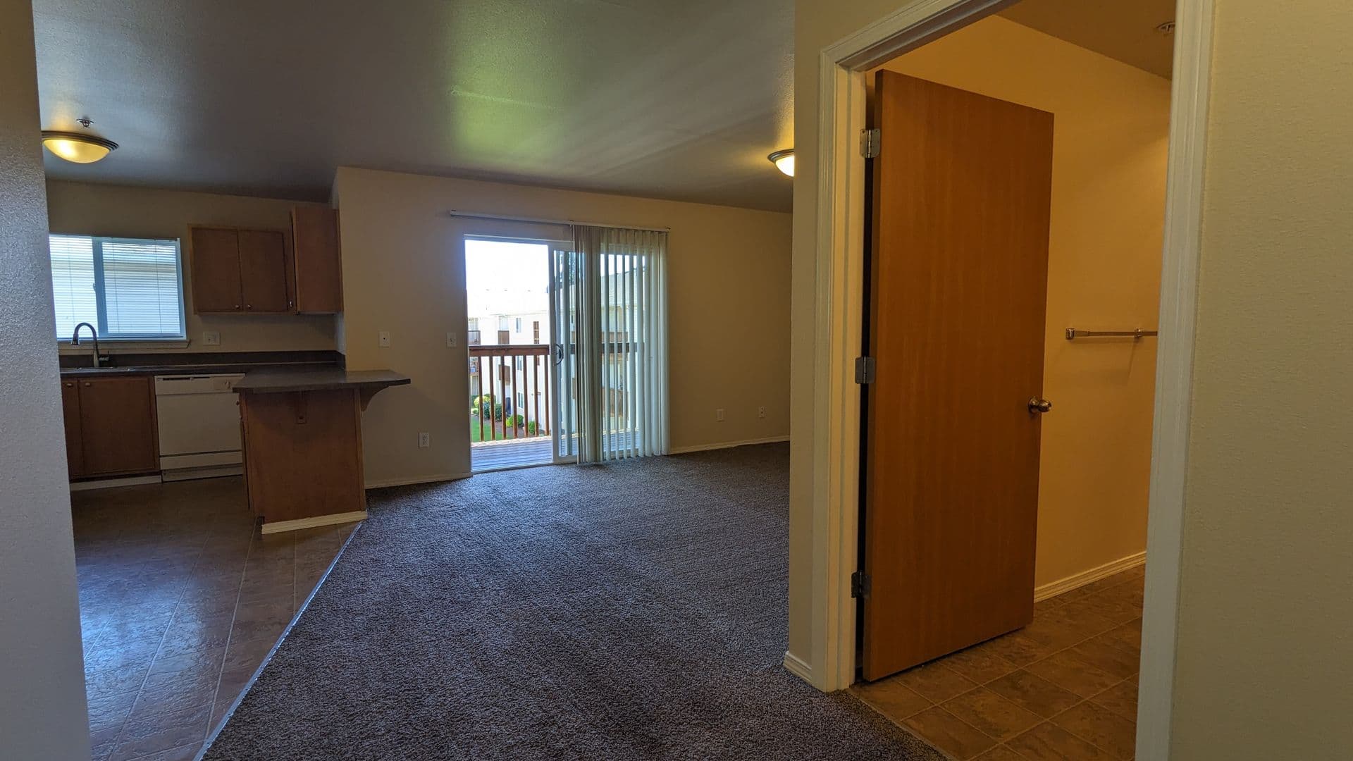 Salem Apartment: 4420-4455 Seaton Lane NE
