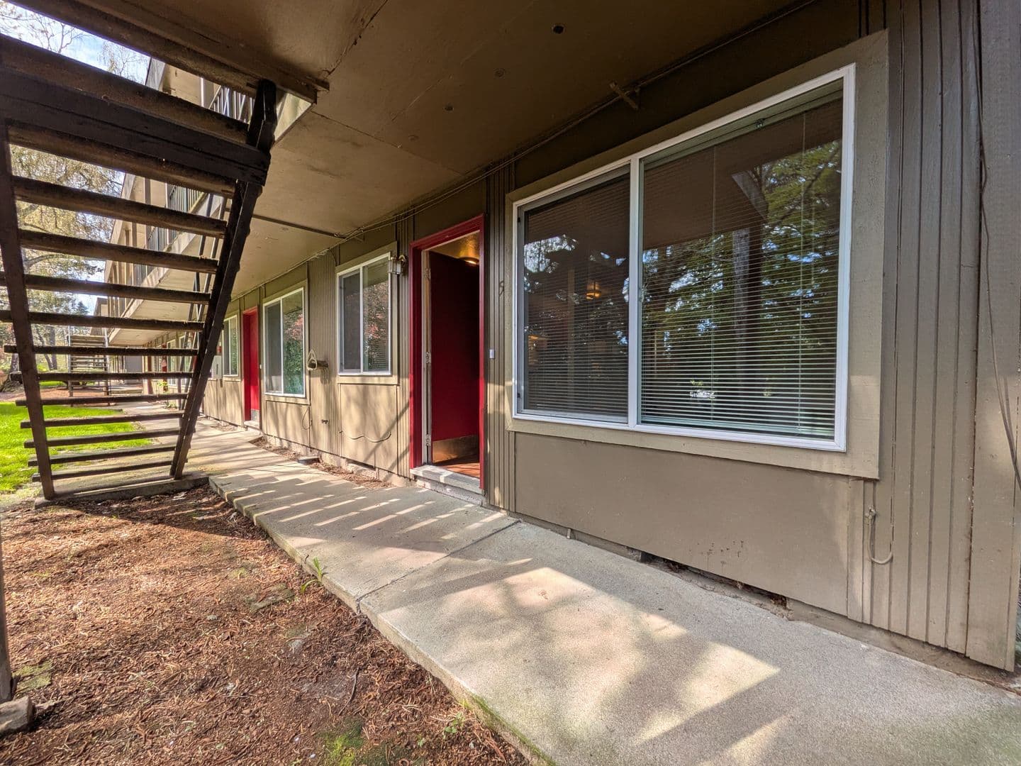 Portland Apartment: 3515 SW 87th Ave. and 3485 SW 87th Ave.