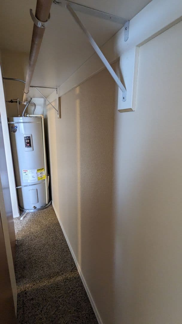 Salem Apartment: 4420-4455 Seaton Lane NE