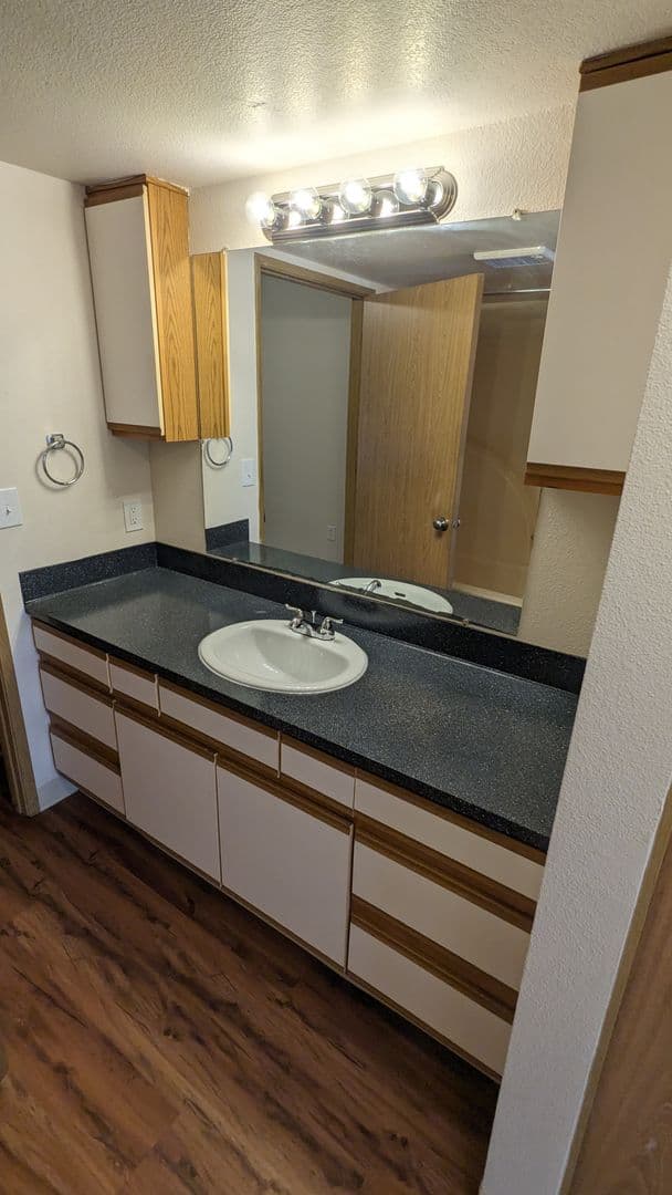 McMinnville Apartment: 1765 SW Tamarack St.