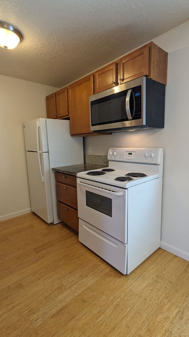 Portland Apartment: 4102-4128 SE Cesar Chavez Blvd
