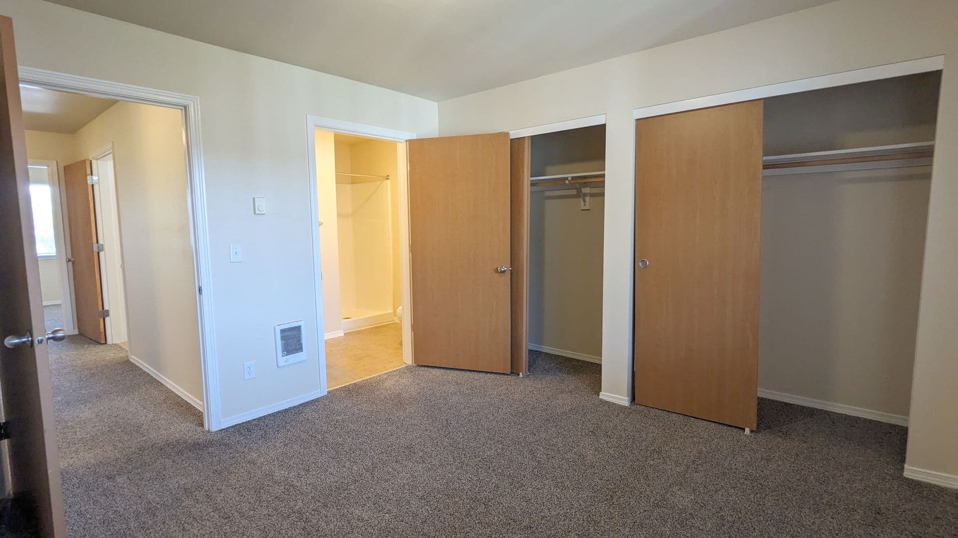 Salem Apartment: 4420-4455 Seaton Lane NE