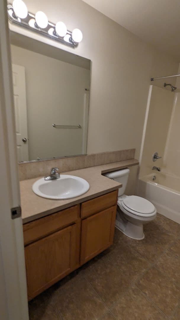 Portland Townhome: 16906 NE Halsey Street