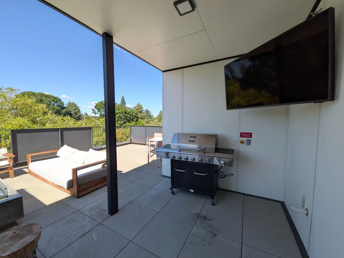 Portland Apartment: 2475 SE 30th Avenue