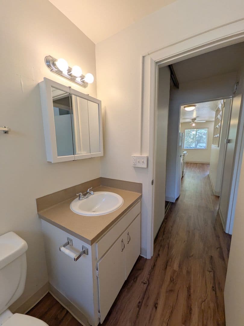 Portland Apartment: 3515 SW 87th Ave. and 3485 SW 87th Ave.