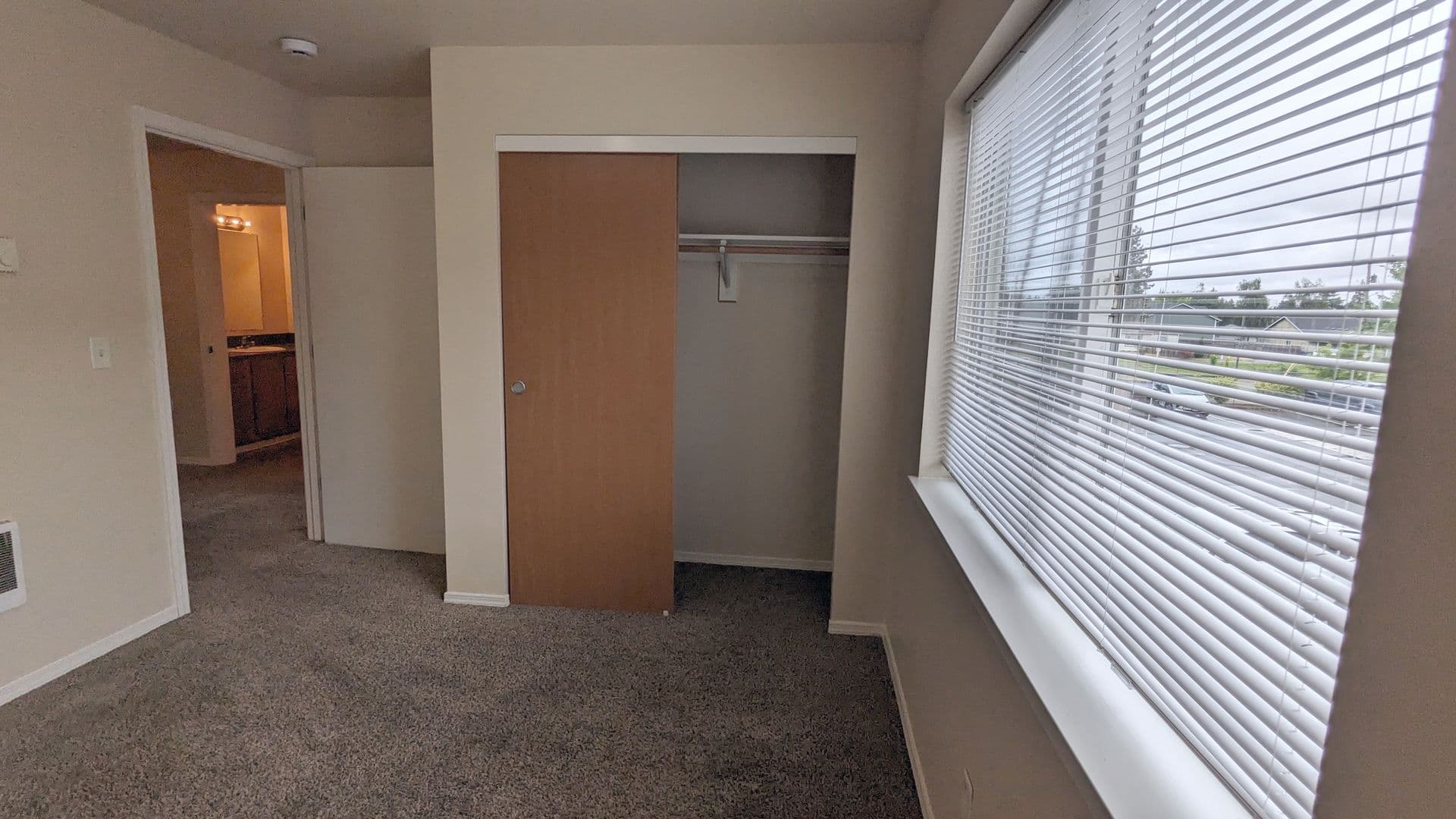 Salem Apartment: 4420-4455 Seaton Lane NE