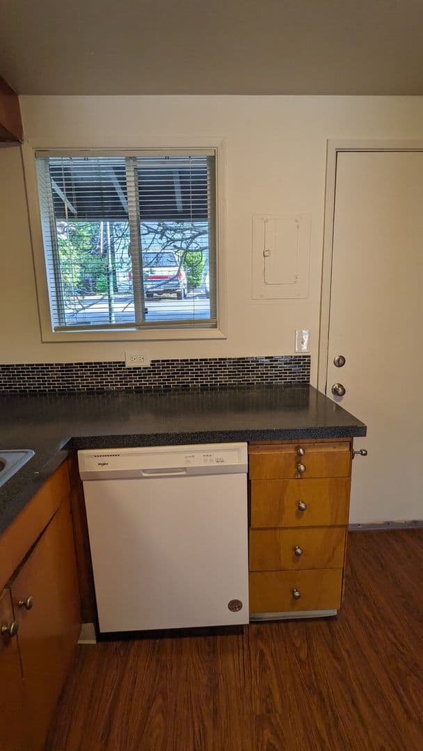 Portland Apartment: 3515 SW 87th Ave. and 3485 SW 87th Ave.