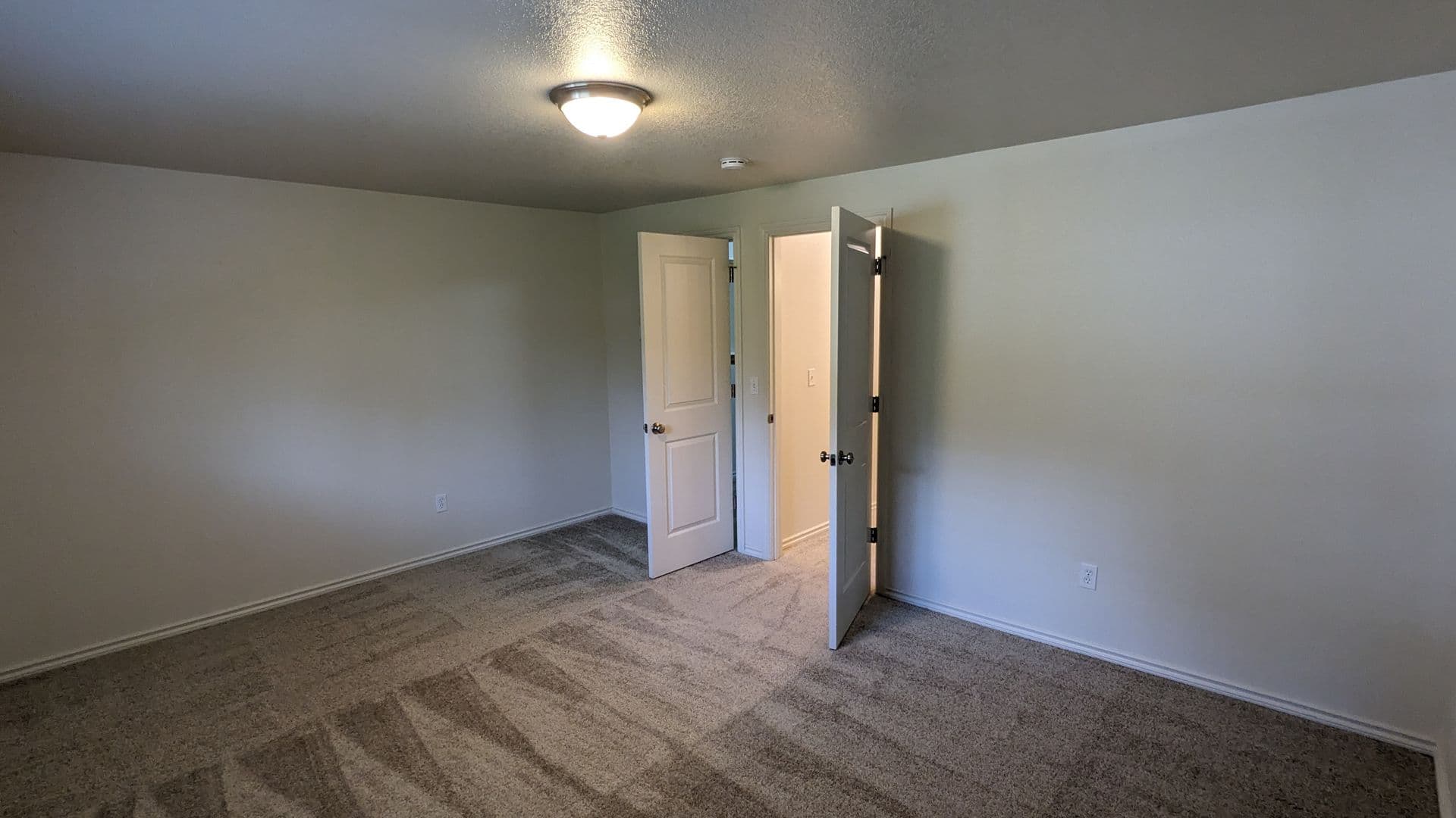West Linn Apartment: 2781 Lancaster Street