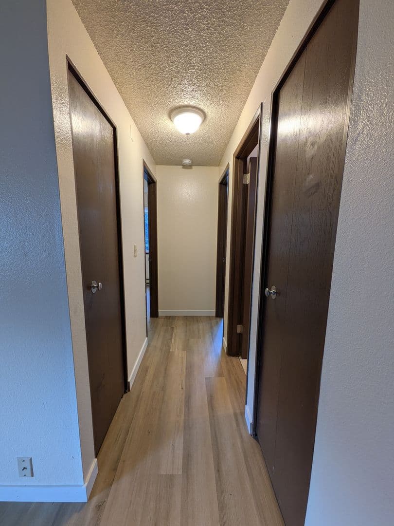 Portland Apartment: 4039 SE Holgate Blvd