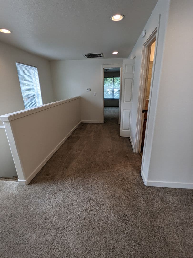 Portland Townhome: 16906 NE Halsey Street