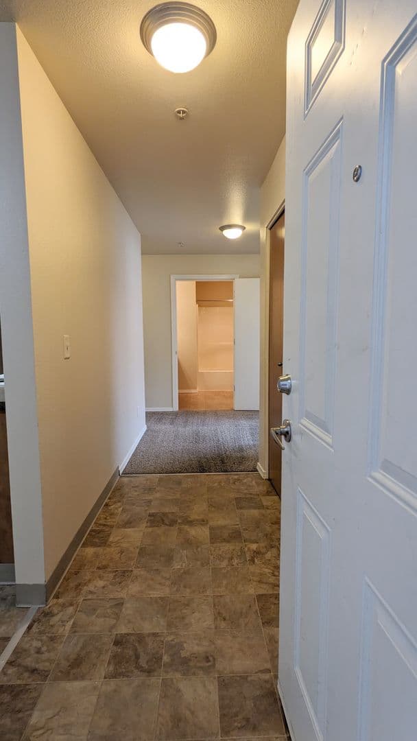 Salem Apartment: 4420-4455 Seaton Lane NE