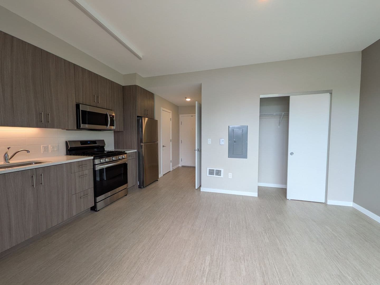Portland Apartment: 2475 SE 30th Avenue