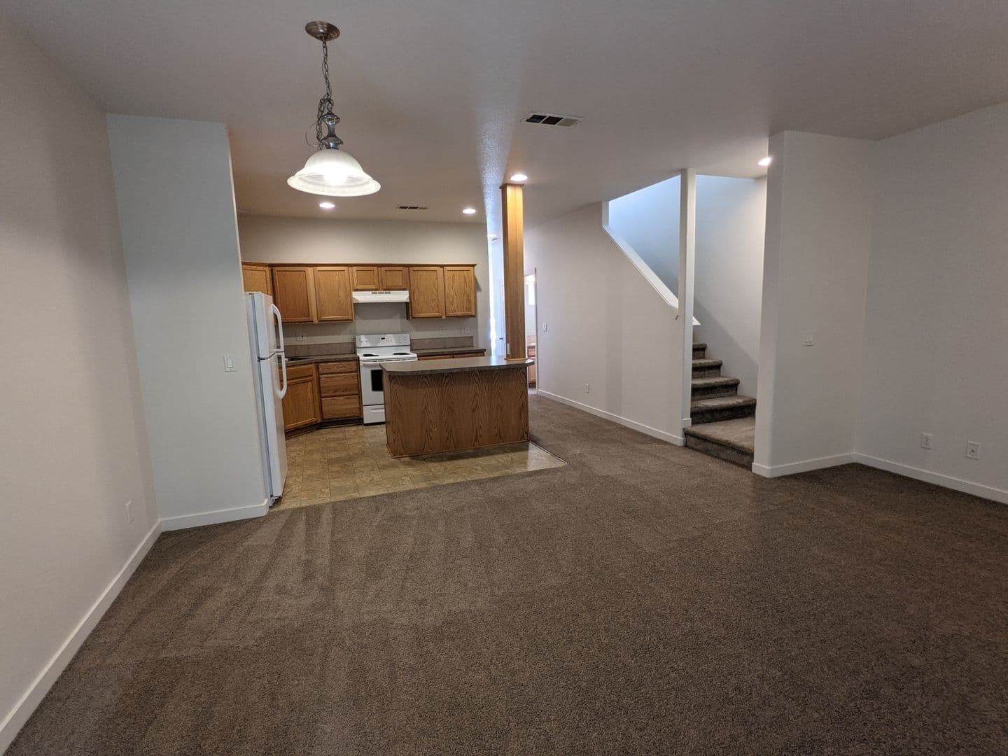Portland Townhome: 16906 NE Halsey Street