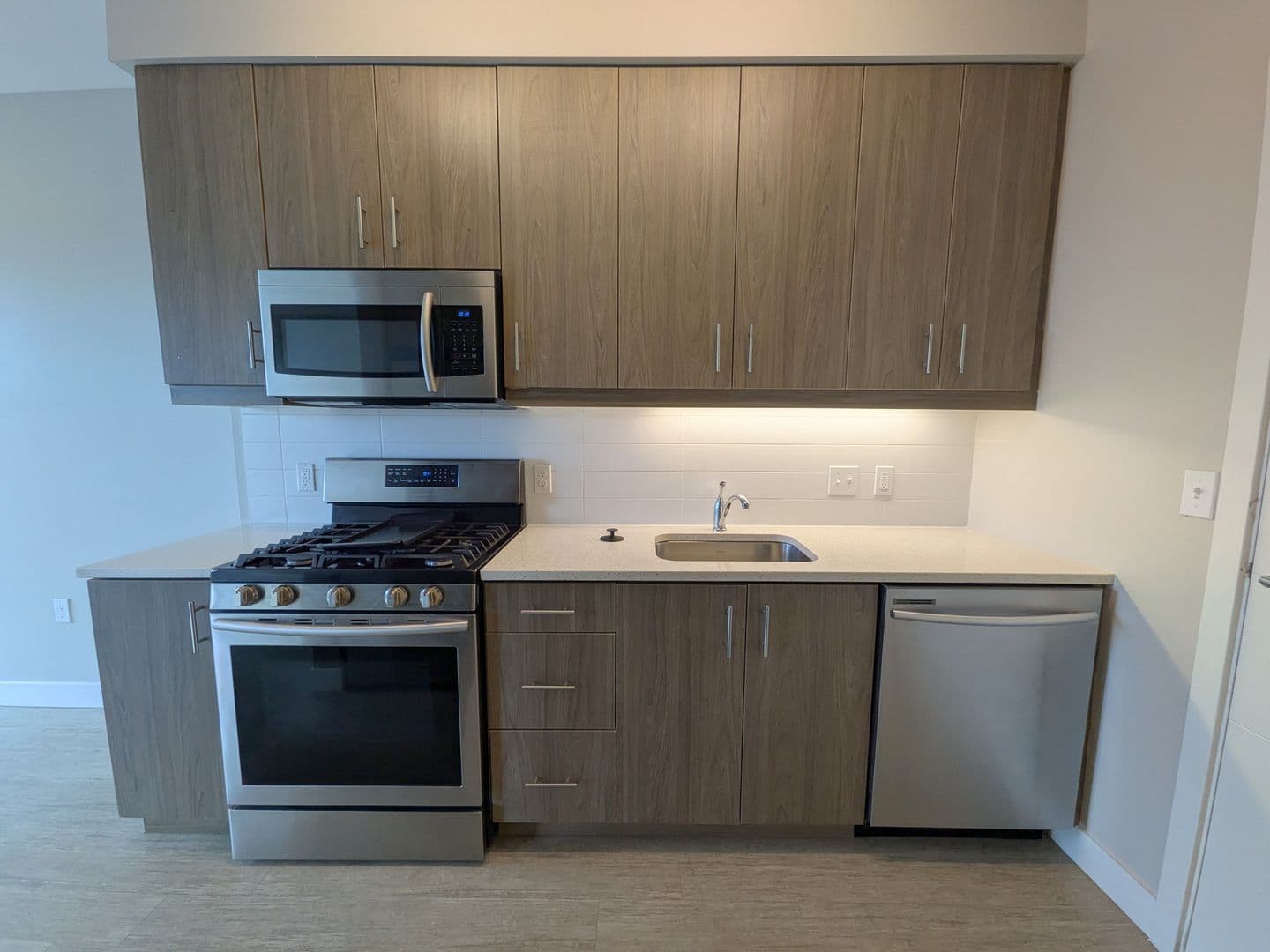 Portland Apartment: 2880 SE Division St