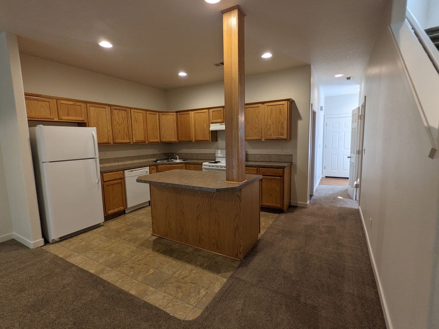 Portland Townhome: 16906 NE Halsey Street