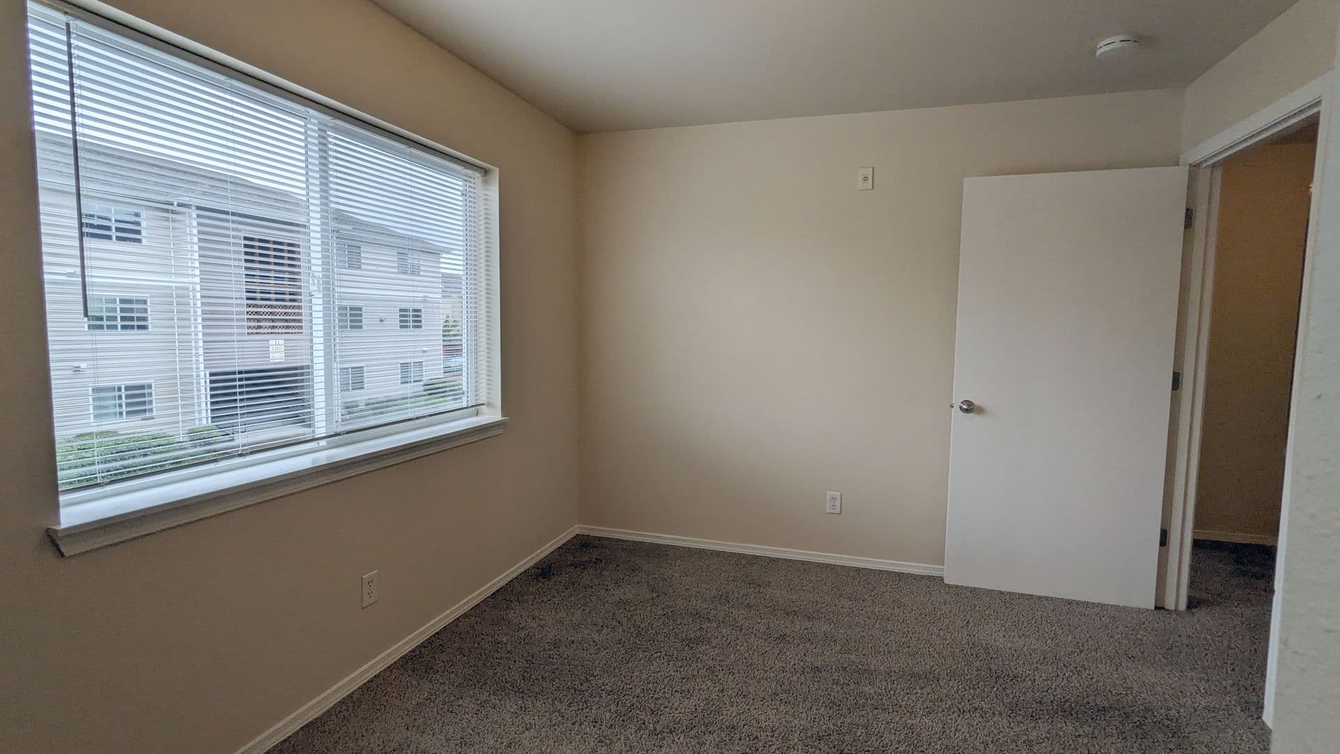 Salem Apartment: 4420-4455 Seaton Lane NE