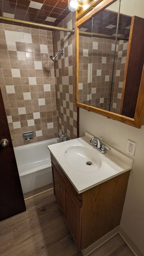 Vancouver Apartment: 7403 Tennessee Lane