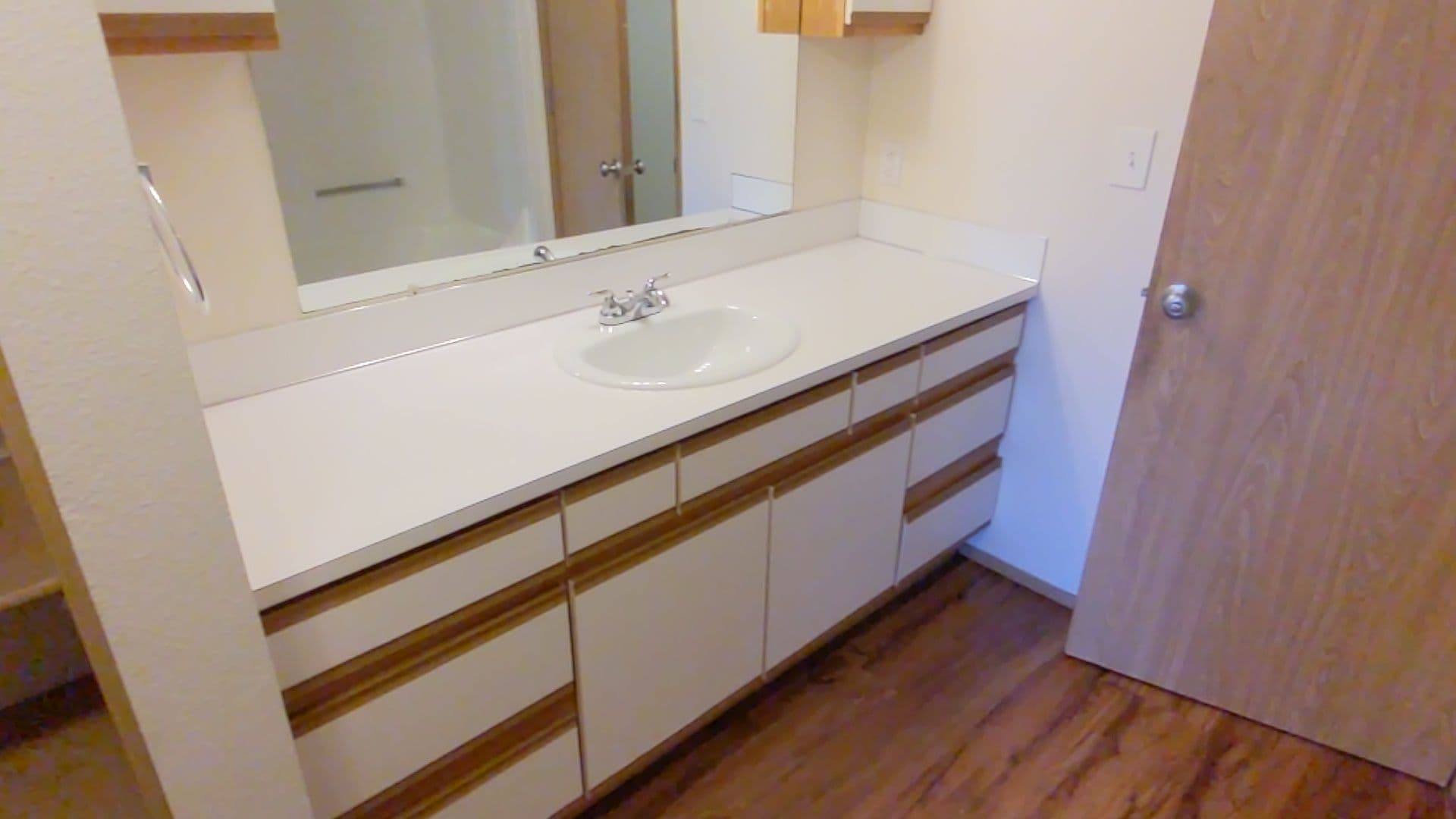 McMinnville Apartment: 1765 SW Tamarack St.