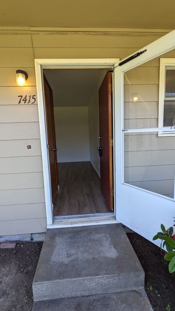 Vancouver Apartment: 7403 Tennessee Lane
