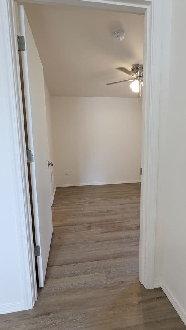 McMinnville Apartment: 855 SE Ford St